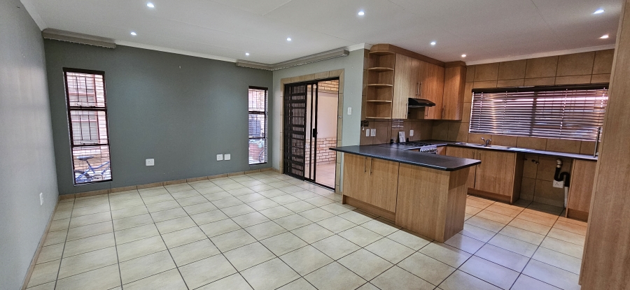2 Bedroom Property for Sale in Three Rivers Proper Gauteng