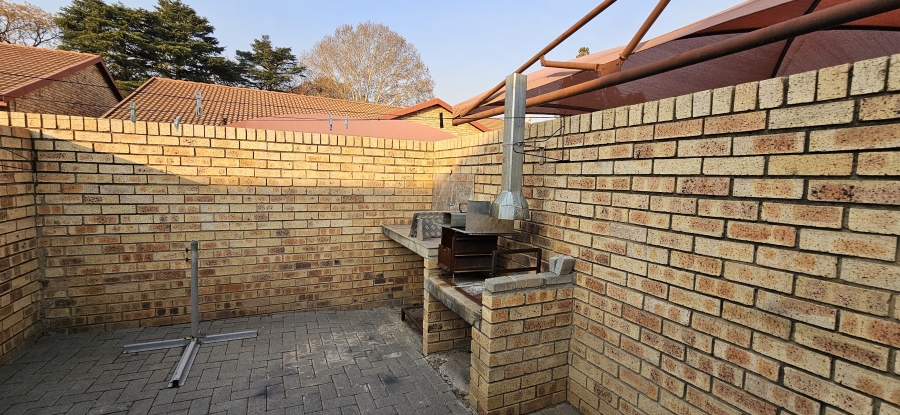 2 Bedroom Property for Sale in Three Rivers Proper Gauteng