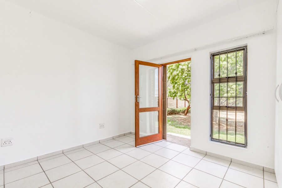 To Let 2 Bedroom Property for Rent in Kengies Gauteng