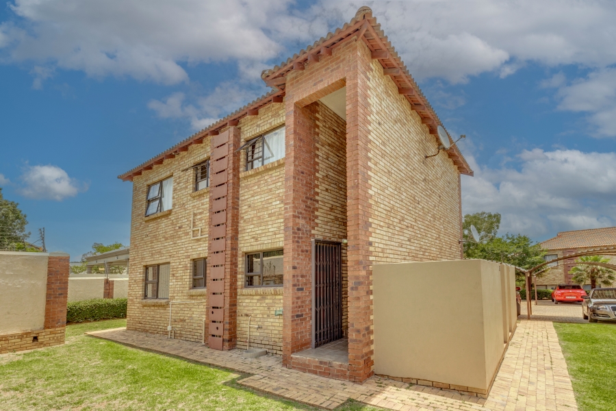To Let 2 Bedroom Property for Rent in Kengies Gauteng