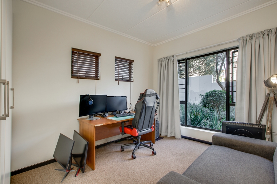 2 Bedroom Property for Sale in Douglasdale Gauteng