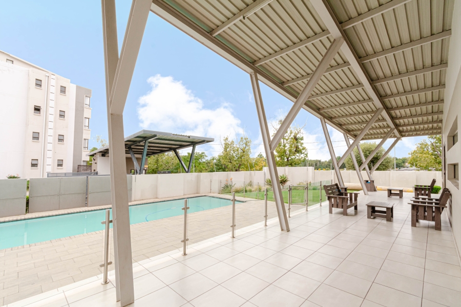 To Let 2 Bedroom Property for Rent in Broadacres Gauteng