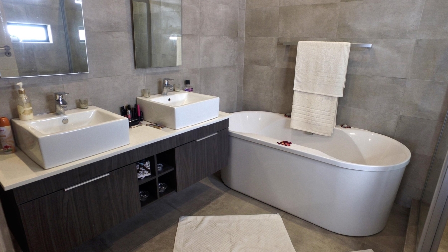 To Let 3 Bedroom Property for Rent in Bryanston Gauteng