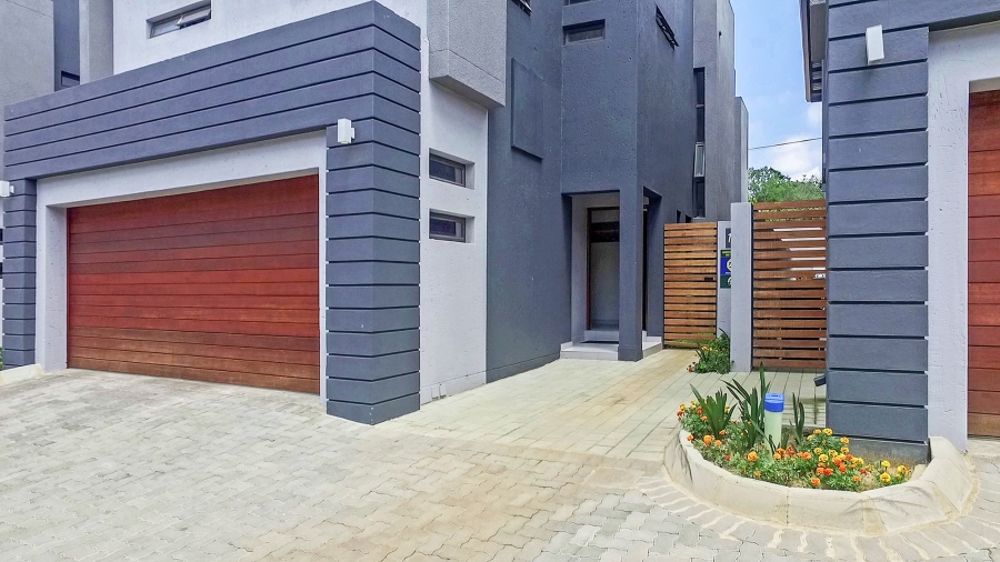To Let 3 Bedroom Property for Rent in Bryanston Gauteng
