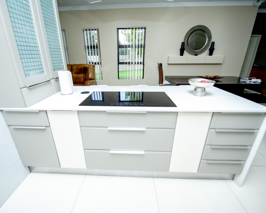 4 Bedroom Property for Sale in Crystal Park Gauteng