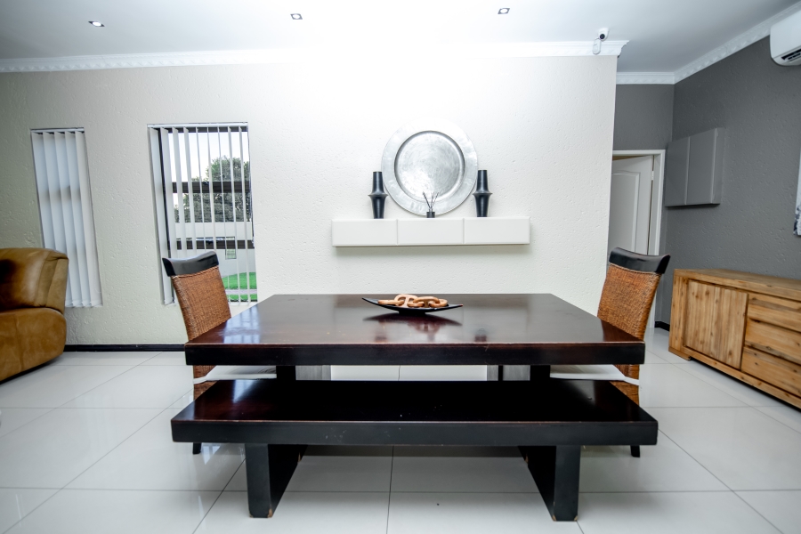 4 Bedroom Property for Sale in Crystal Park Gauteng