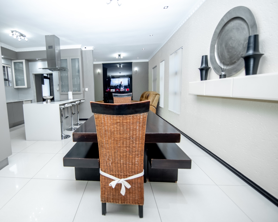4 Bedroom Property for Sale in Crystal Park Gauteng