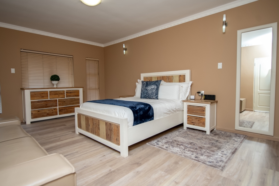 4 Bedroom Property for Sale in Crystal Park Gauteng
