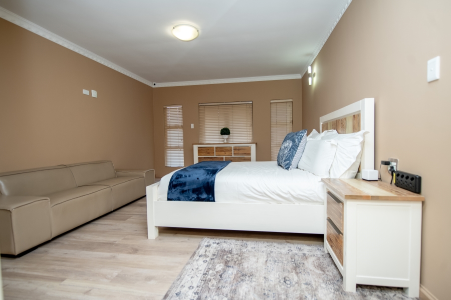 4 Bedroom Property for Sale in Crystal Park Gauteng