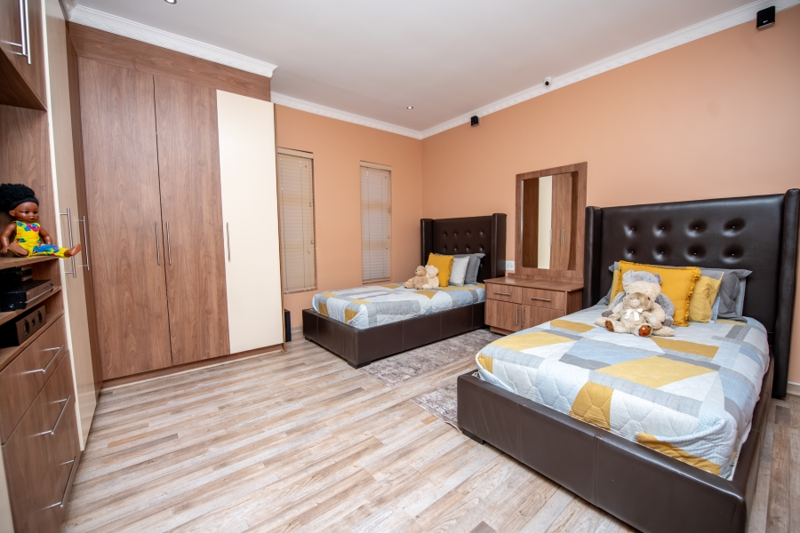 4 Bedroom Property for Sale in Crystal Park Gauteng