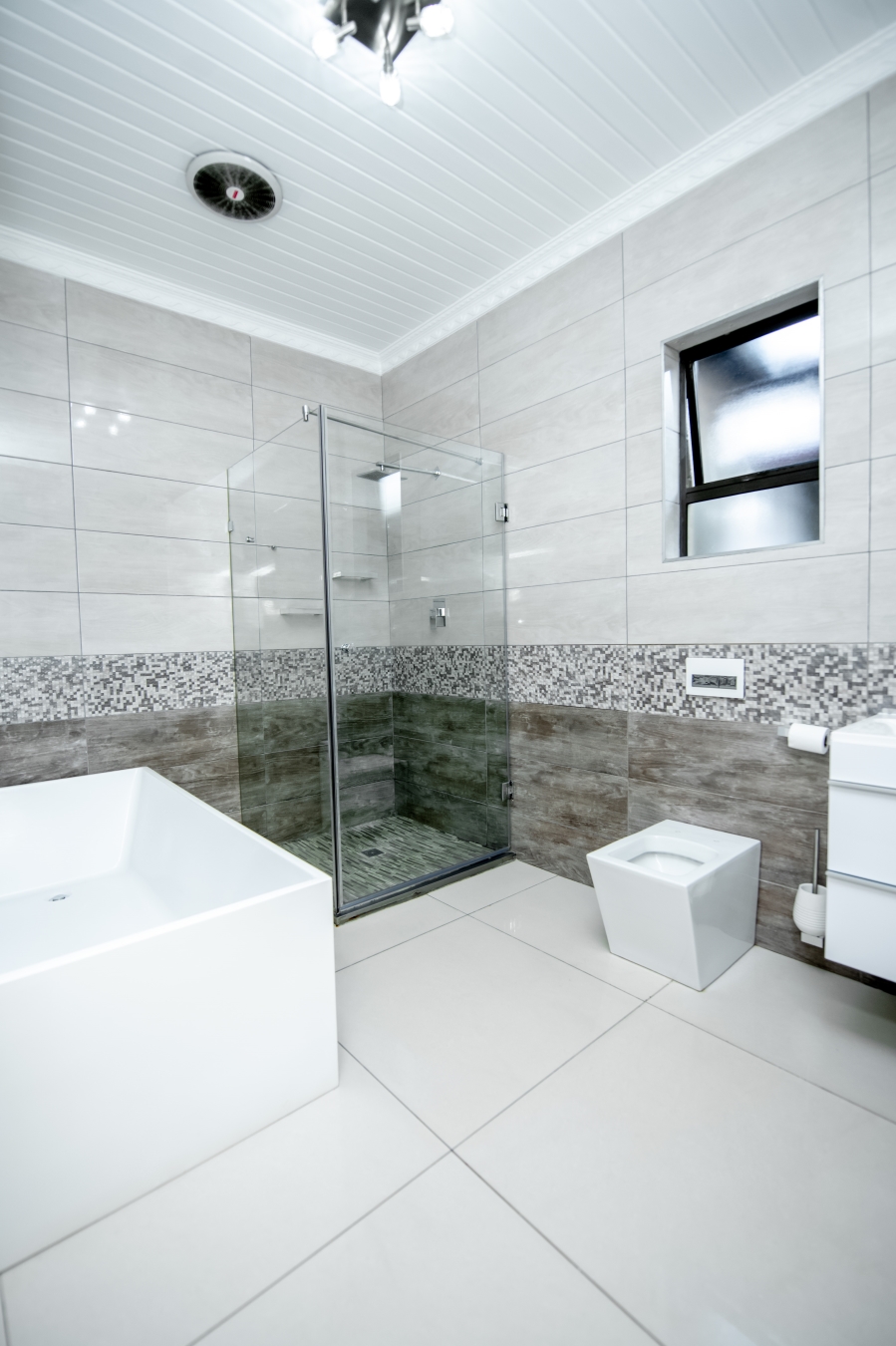 4 Bedroom Property for Sale in Crystal Park Gauteng