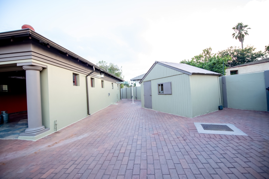 4 Bedroom Property for Sale in Crystal Park Gauteng