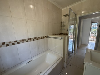 3 Bedroom Property for Sale in Brackendowns Gauteng