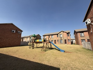 2 Bedroom Property for Sale in Albertsdal Gauteng