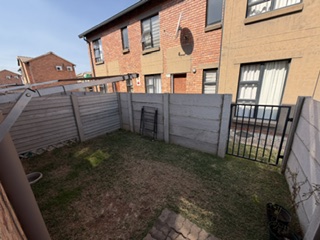 2 Bedroom Property for Sale in Albertsdal Gauteng