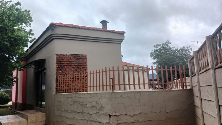 3 Bedroom Property for Sale in Olifantsfontein Gauteng