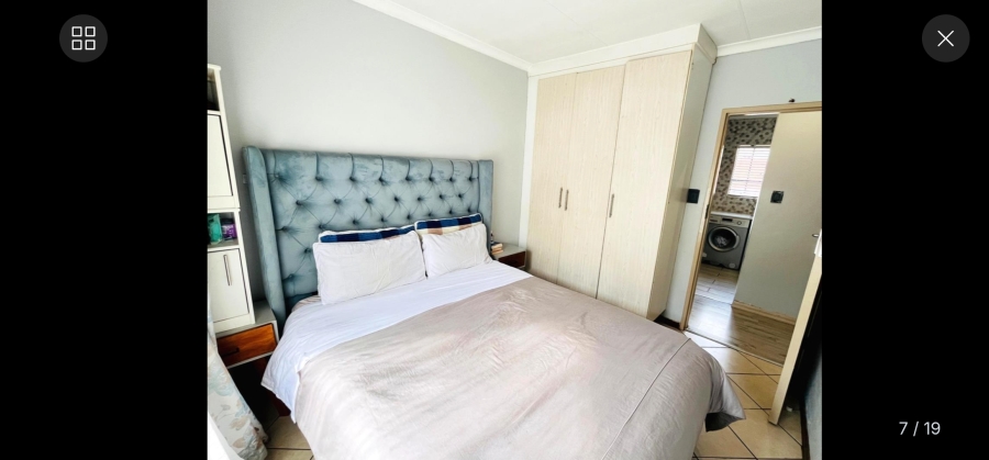 2 Bedroom Property for Sale in Monavoni Gauteng