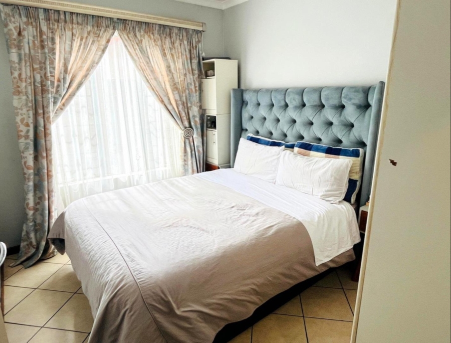 2 Bedroom Property for Sale in Monavoni Gauteng