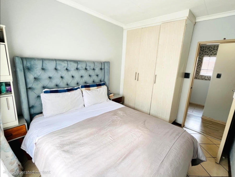 2 Bedroom Property for Sale in Monavoni Gauteng
