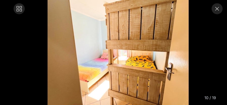 2 Bedroom Property for Sale in Monavoni Gauteng