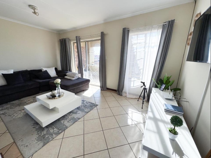 2 Bedroom Property for Sale in Monavoni Gauteng