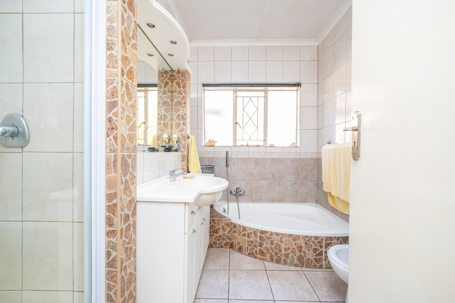 6 Bedroom Property for Sale in Malanshof Gauteng