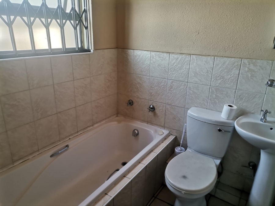 2 Bedroom Property for Sale in Vanderbijlpark SE 10 Gauteng