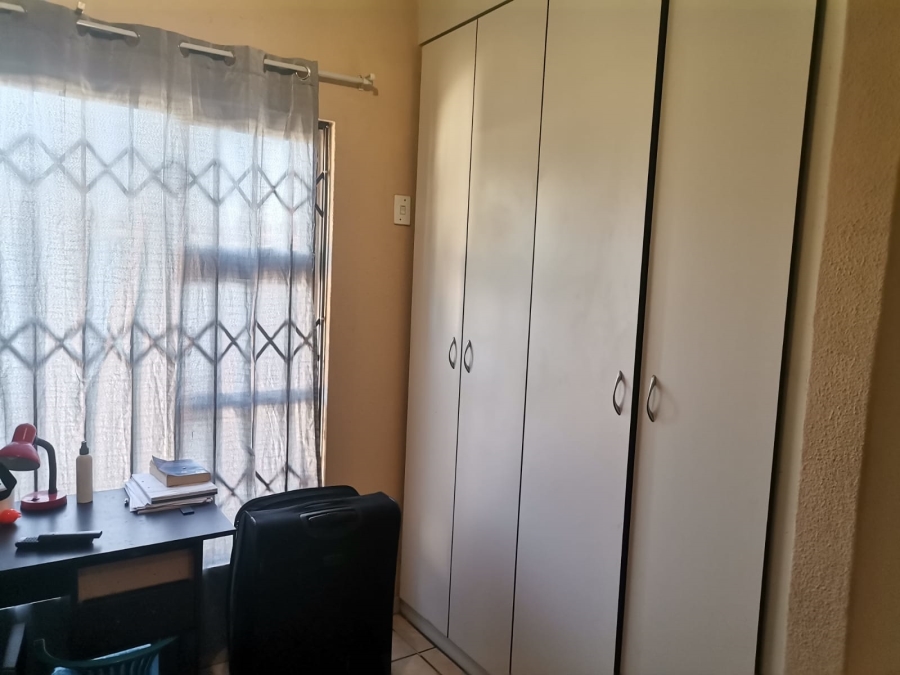 2 Bedroom Property for Sale in Vanderbijlpark SE 10 Gauteng