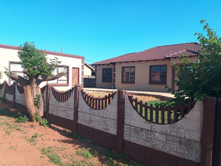 4 Bedroom Property for Sale in Sebokeng Zone 10 Gauteng