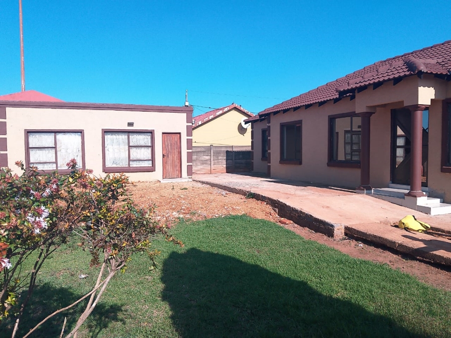 4 Bedroom Property for Sale in Sebokeng Zone 10 Gauteng