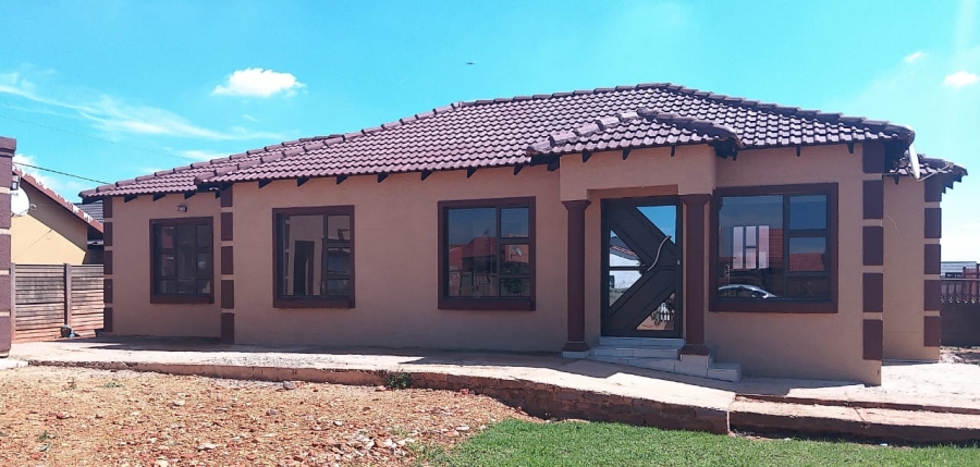 4 Bedroom Property for Sale in Sebokeng Zone 10 Gauteng