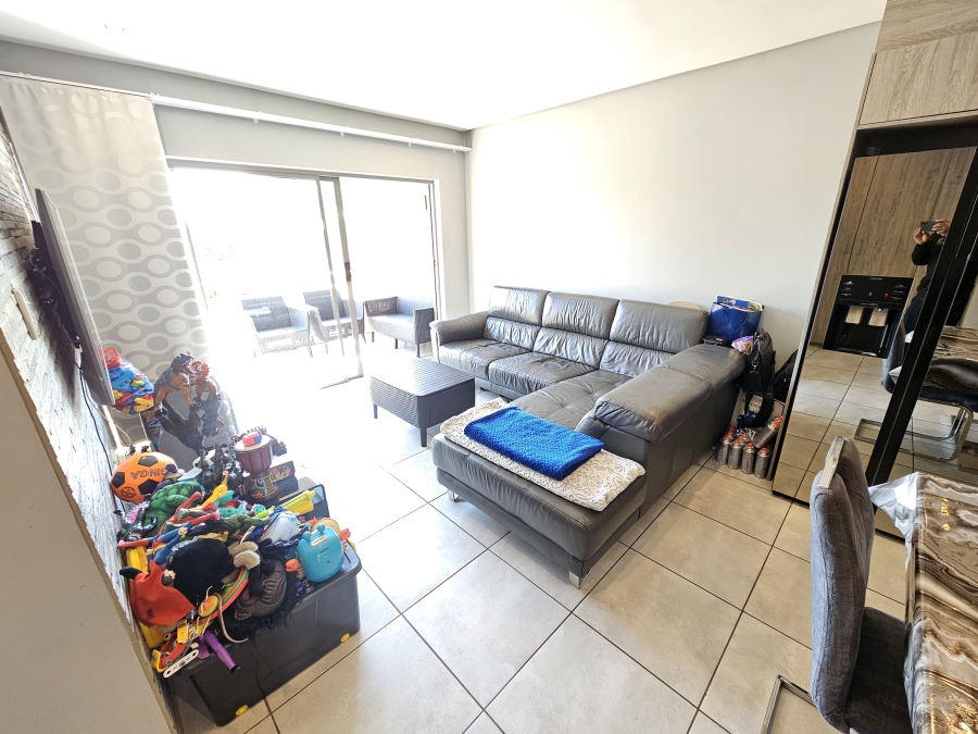 To Let 2 Bedroom Property for Rent in Broadacres Gauteng