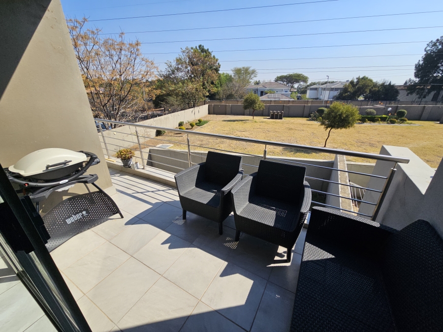 To Let 2 Bedroom Property for Rent in Broadacres Gauteng
