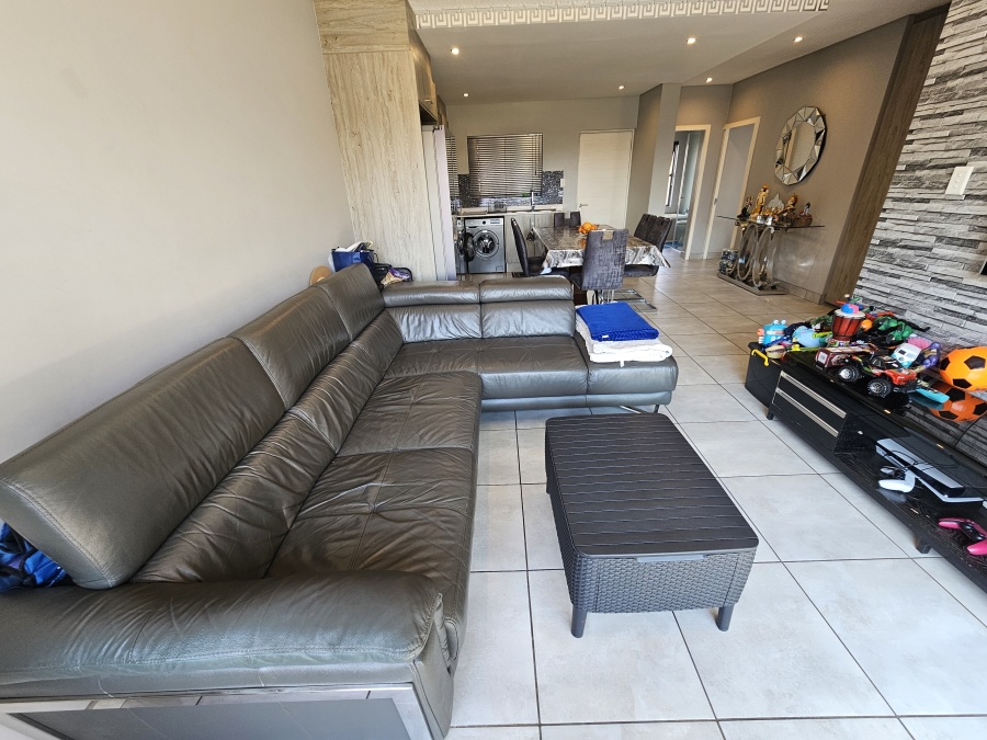 To Let 2 Bedroom Property for Rent in Broadacres Gauteng
