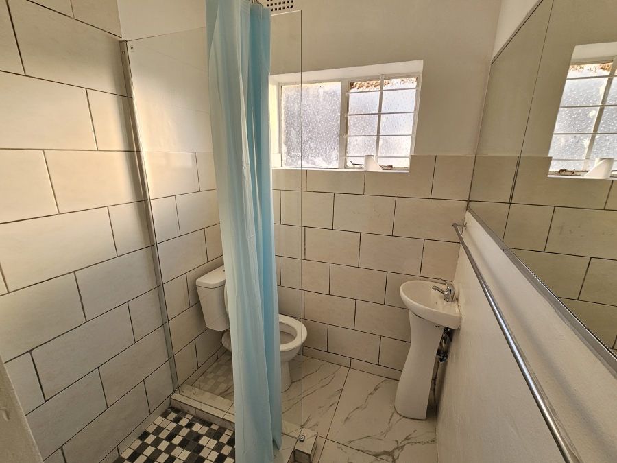 To Let 3 Bedroom Property for Rent in Windsor East Gauteng