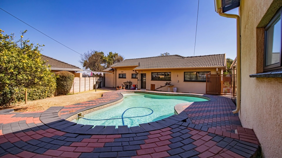 4 Bedroom Property for Sale in Leondale Gauteng