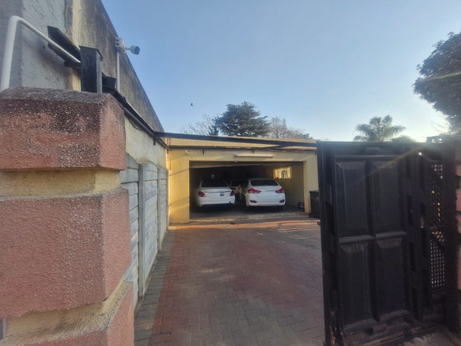 3 Bedroom Property for Sale in Crystal Park Gauteng