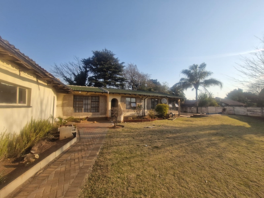 3 Bedroom Property for Sale in Crystal Park Gauteng