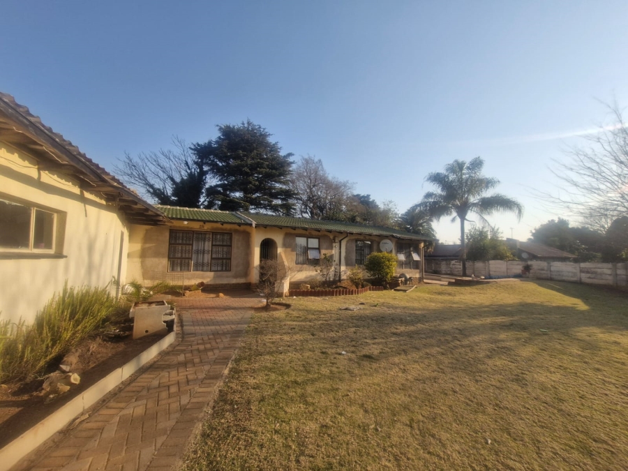3 Bedroom Property for Sale in Crystal Park Gauteng