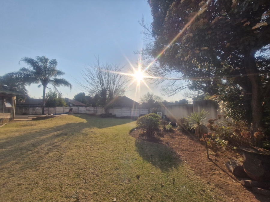 3 Bedroom Property for Sale in Crystal Park Gauteng