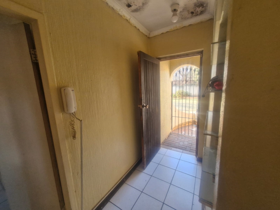 3 Bedroom Property for Sale in Crystal Park Gauteng