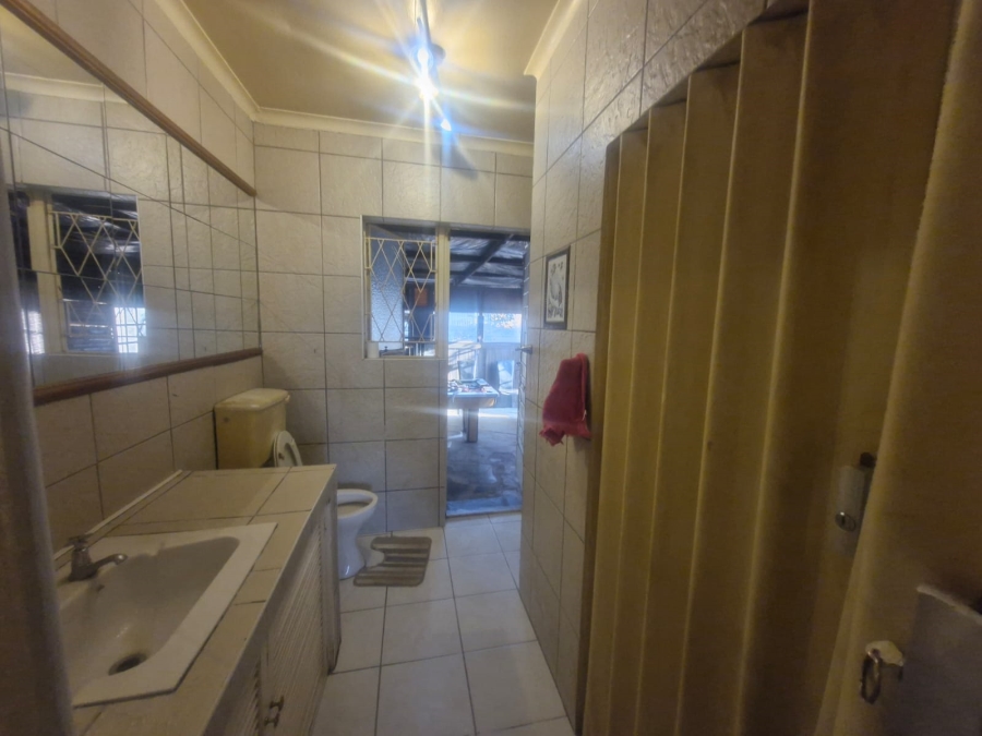 3 Bedroom Property for Sale in Crystal Park Gauteng