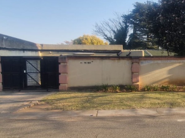 3 Bedroom Property for Sale in Crystal Park Gauteng