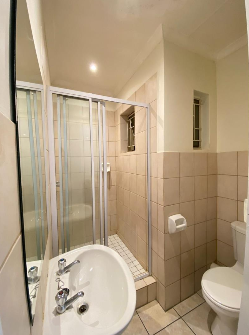 To Let 2 Bedroom Property for Rent in Linden Gauteng