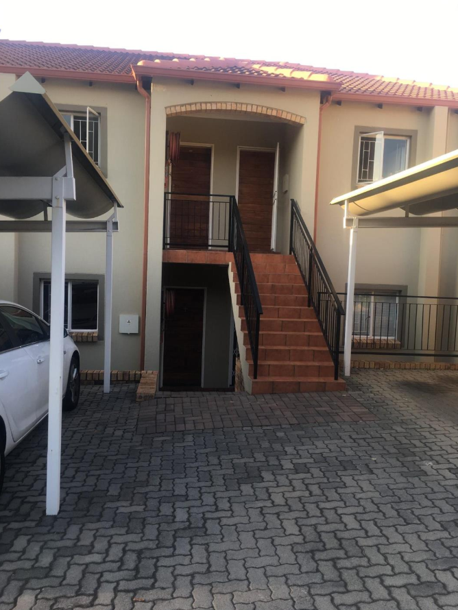 To Let 2 Bedroom Property for Rent in Linden Gauteng