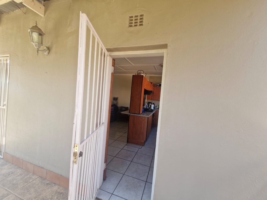 To Let 1 Bedroom Property for Rent in Northmead Gauteng