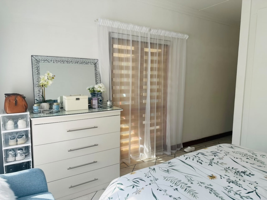 2 Bedroom Property for Sale in Bryanston Gauteng
