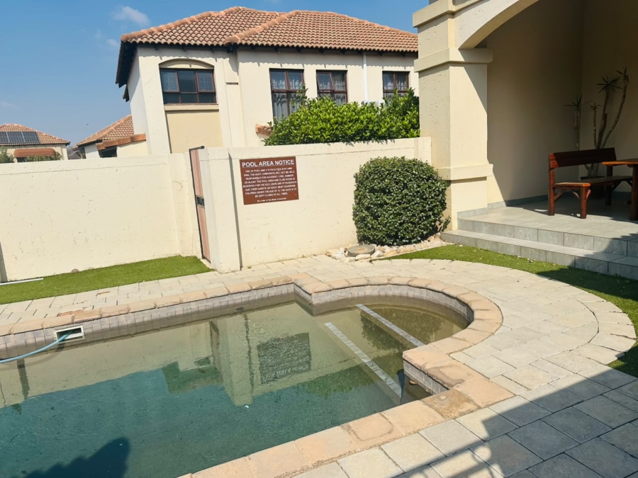 2 Bedroom Property for Sale in Bryanston Gauteng