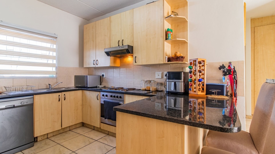 2 Bedroom Property for Sale in Corlett Gardens Gauteng