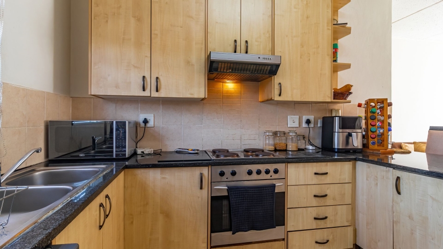 2 Bedroom Property for Sale in Corlett Gardens Gauteng